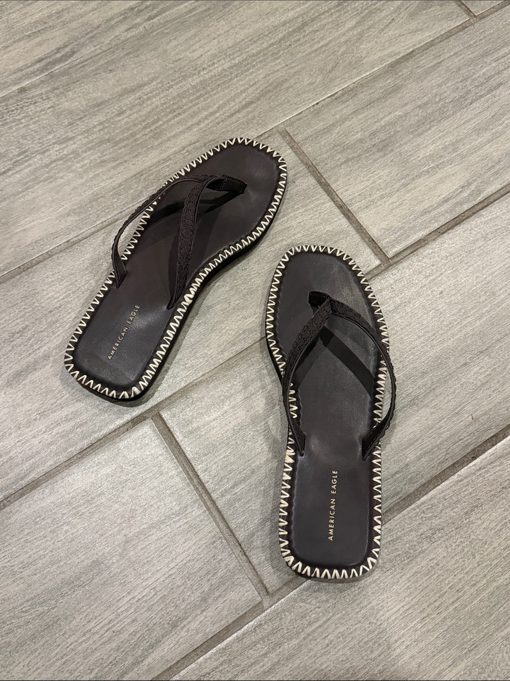 NWOT American Eagle Outfitters Brown Flip Flops